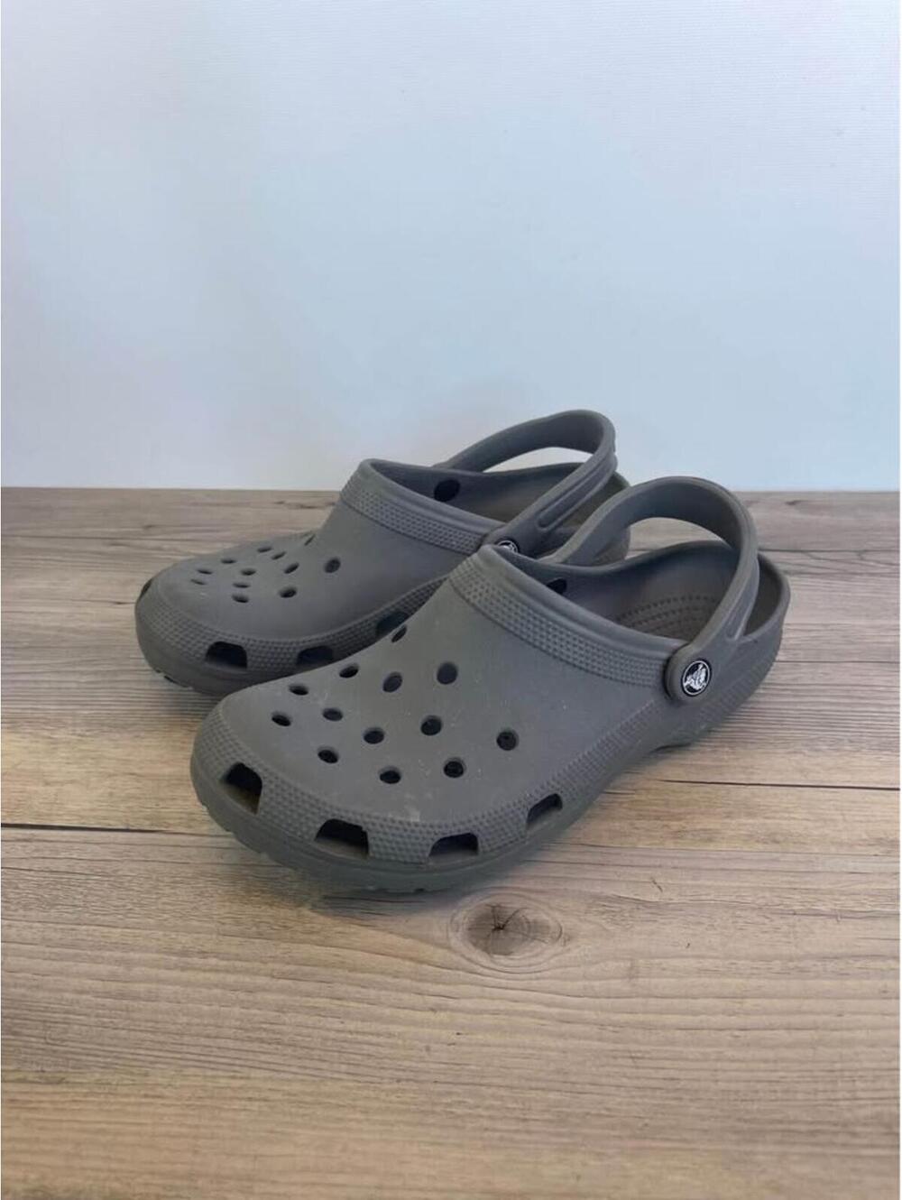 ♻️ Crocs Classic Clogs – Gray – Men’s 9 / Women’s 11